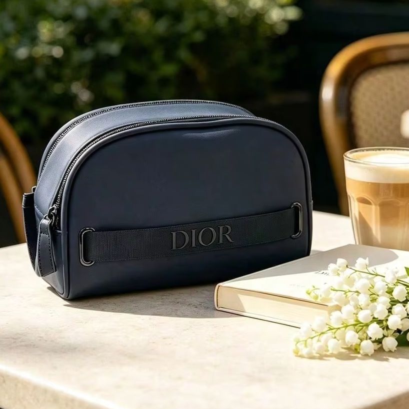 Sac cosmétique demi-lune bleu  - Women Bags Dior avis et prix