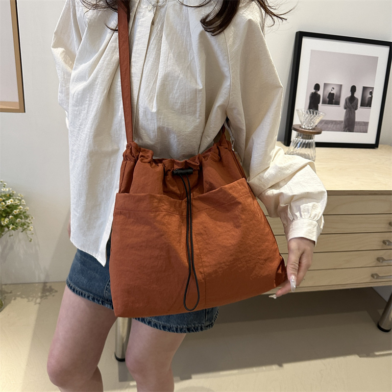 Soldes - Sac fourre-tout en ny - Women Bags Clearance avis et prix