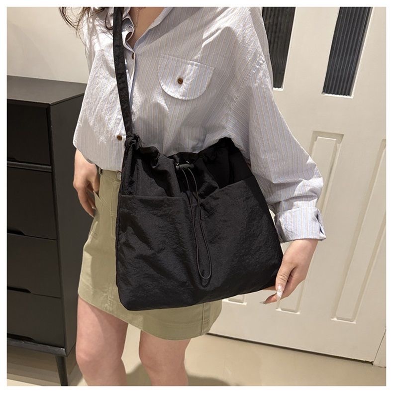 Soldes - Sac fourre-tout en ny - Women Bags Clearance avis et prix
